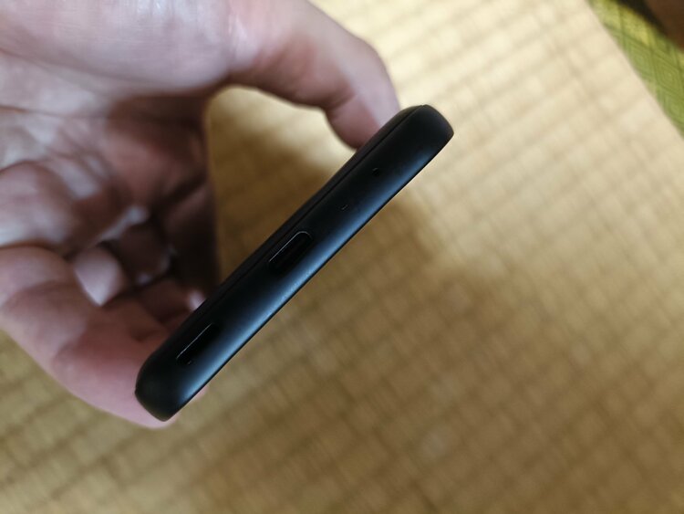 fcg01（スマホ）の商品画像 - 査定依頼日：2026年7月18日 - 最高査定価格：2,100円