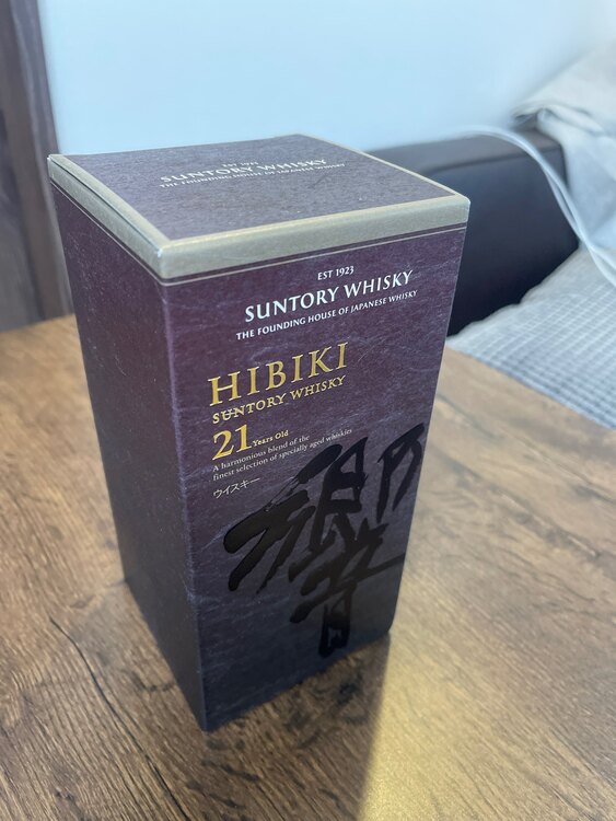 ウイスキー サントリー響 （お酒）の商品画像 - 査定依頼日：2025年2月14日 - 最高査定価格：71,000円