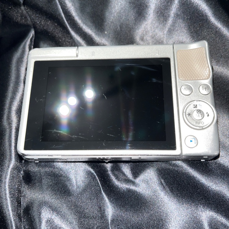 ミラーレス一眼（カメラ）の商品画像 - 査定依頼日：2025年10月15日 - 最高査定価格：30,000円