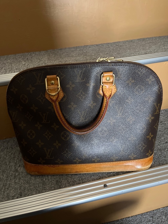 アルマ（ブランドバッグ）の商品画像 - 査定依頼日：2026年2月18日 - 最高査定価格：25,000円