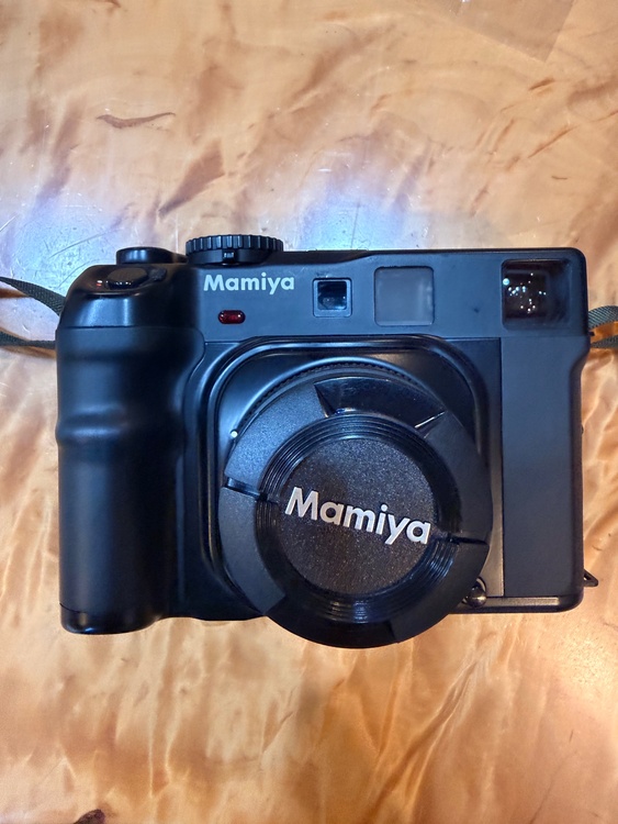 New Mamiya 6（カメラ）の商品画像 - 査定依頼日：2026年7月1日 - 最高査定価格：230,000円