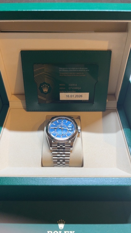 ロレックス スカイドゥエラー 33693（高級時計）の商品画像 - 査定依頼日：2026年1月16日 - 最高査定価格：3,940,000円