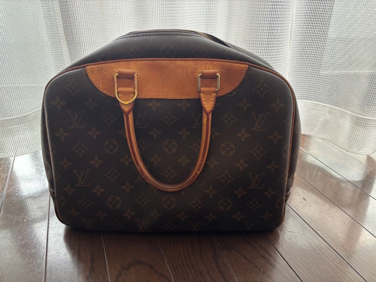 ドーヴィル（ブランドバッグ）の商品画像 - 査定依頼日：2025年12月1日 - 最高査定価格：50,000円