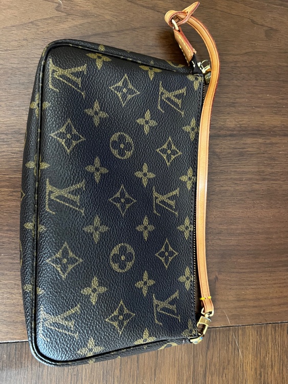 AR1928（ブランドバッグ）の商品画像 - 査定依頼日：2026年1月20日 - 最高査定価格：60,000円