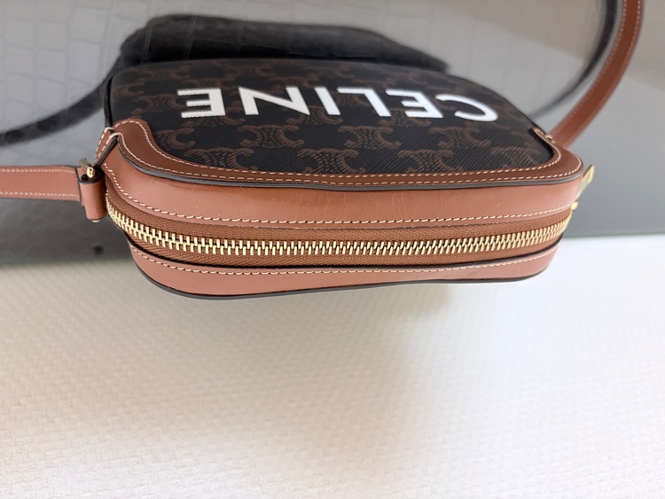 セリーヌ  （ブランドバッグ）の商品画像 - 査定依頼日：2025年12月4日 - 最高査定価格：85,000円