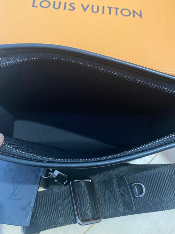 M81124（ブランドバッグ）の商品画像 - 査定依頼日：2022年7月1日 - 最高査定価格：170,000円