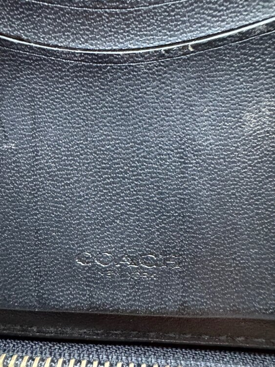 COAOH長財布（ブランド財布・小物）の商品画像 - 査定依頼日：2025年2月1日 - 最高査定価格：2,000円