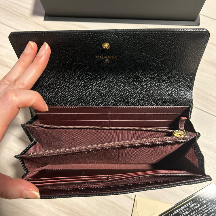 キャビアスキンマトラッセ（ブランド財布・小物）の商品画像 - 査定依頼日：2025年2月4日 - 最高査定価格：30,000円