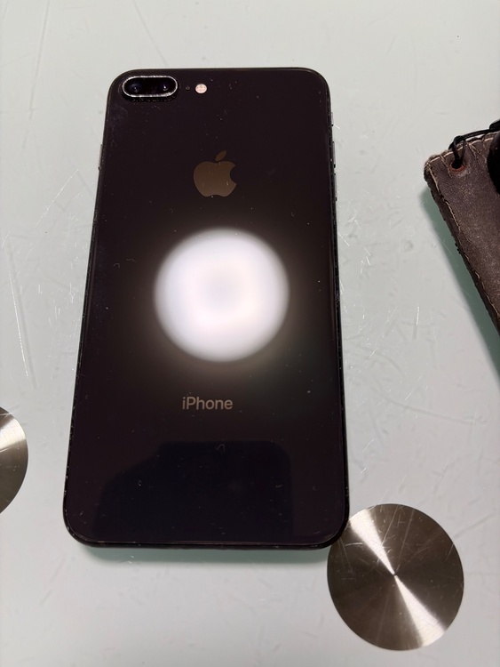 iPhone8 Plus 64GB Softbank（スマホ）の商品画像 - 査定依頼日：2026年3月12日 - 最高査定価格：8,000円