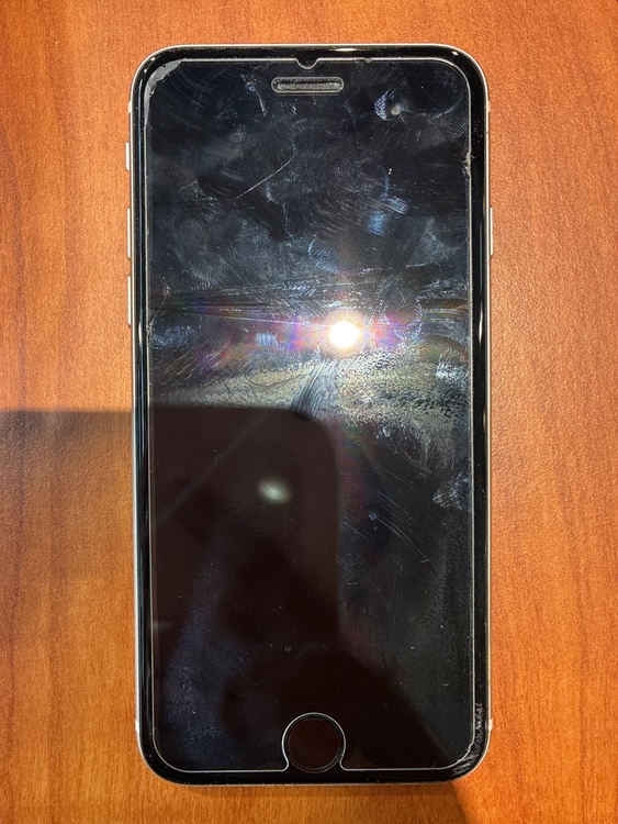 iPhone iPhone SE (第 3 世代) 128GB SIMフリー（スマホ）の商品画像 - 査定依頼日：2026年8月1日 - 最高査定価格：20,000円