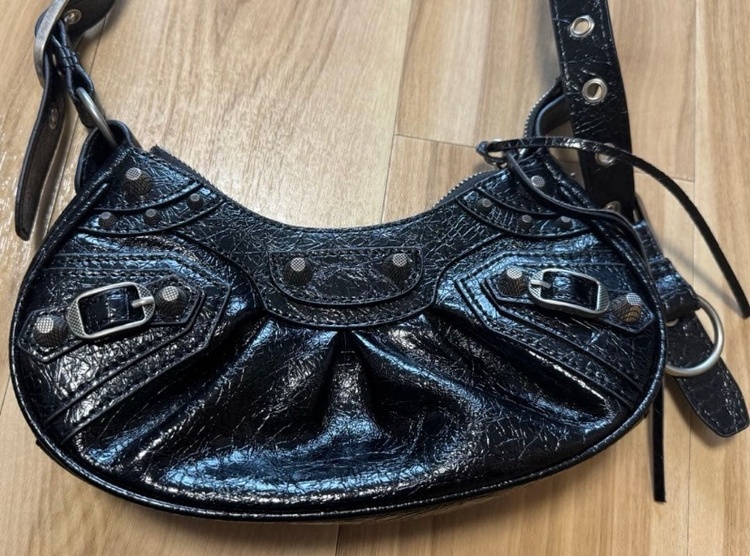 バレンシアガ  （ブランドバッグ）の商品画像 - 査定依頼日：2026年1月30日 - 最高査定価格：130,000円