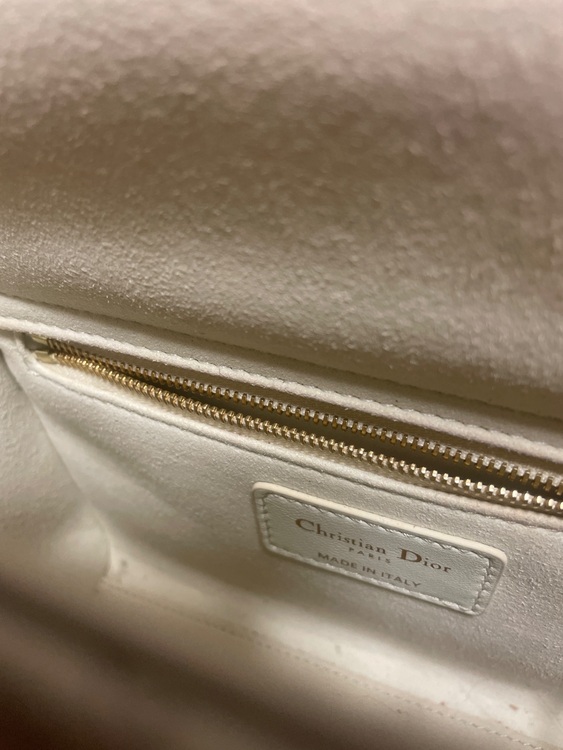 ディオール  （ブランドバッグ）の商品画像 - 査定依頼日：2025年11月16日 - 最高査定価格：380,000円