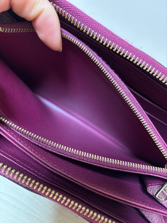 アンプラントジッピーウォレット（ブランド財布・小物）の商品画像 - 査定依頼日：2025年3月31日 - 最高査定価格：15,000円