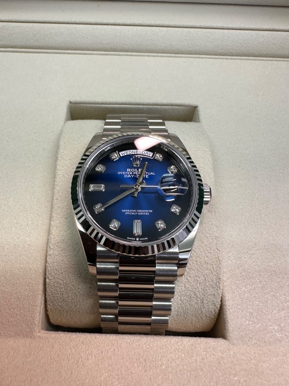 ロレックス デイデイト 12823（高級時計）の商品画像 - 査定依頼日：2025年10月8日 - 最高査定価格：5,930,000円