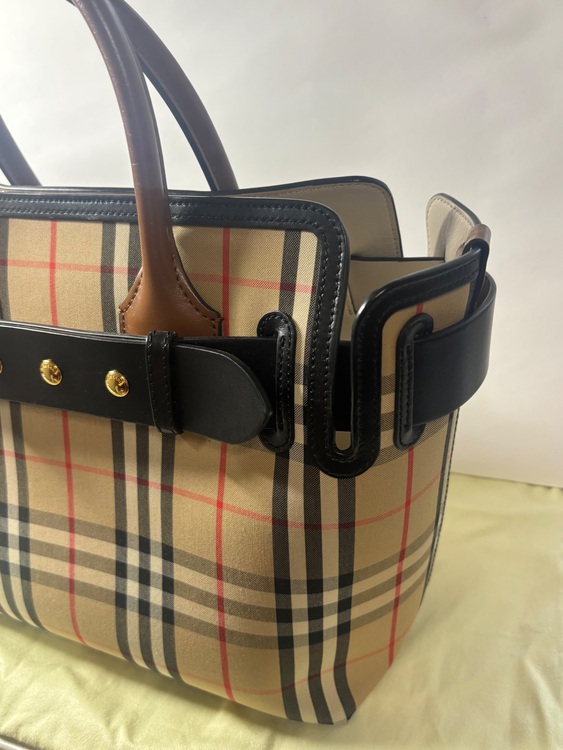 その他 バーバリー （ブランドバッグ）の商品画像 - 査定依頼日：2025年11月18日 - 最高査定価格：30,000円