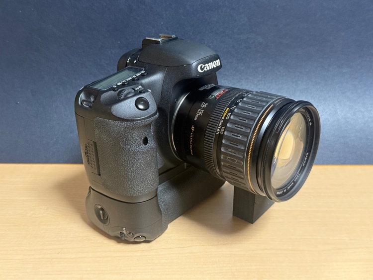 EOS7D 28-135レンズ（カメラ）の商品画像 - 査定依頼日：2026年4月27日 - 最高査定価格：9,500円