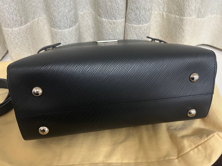 ツイストトート（ブランドバッグ）の商品画像 - 査定依頼日：2025年10月1日 - 最高査定価格：200,000円