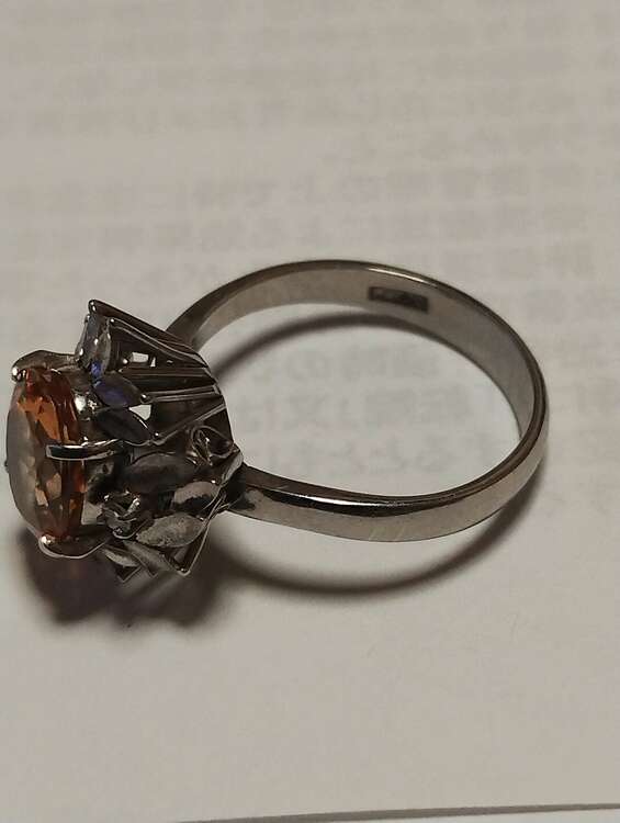 天然トパーズプラチナリング（宝石）の商品画像 - 査定依頼日：2025年4月2日 - 最高査定価格：25,000円