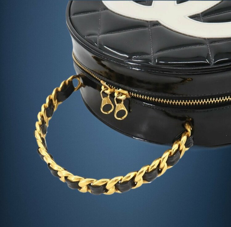 ラウンドバニティバッグ（ブランドバッグ）の商品画像 - 査定依頼日：2025年12月11日 - 最高査定価格：650,000円