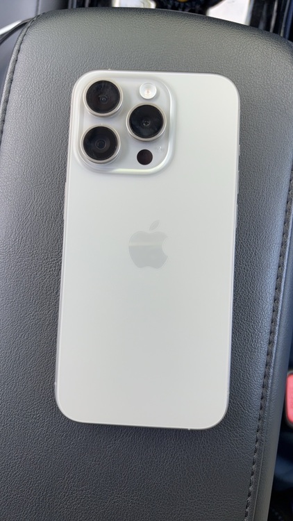 iPhone 15 Pro 256GB au（スマホ）の商品画像 - 査定依頼日：2025年6月19日 - 最高査定価格：110,000円