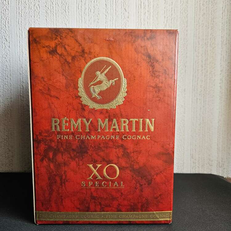 ブランデー レミーマルタン （お酒）の商品画像 - 査定依頼日：2025年4月21日 - 最高査定価格：9,500円
