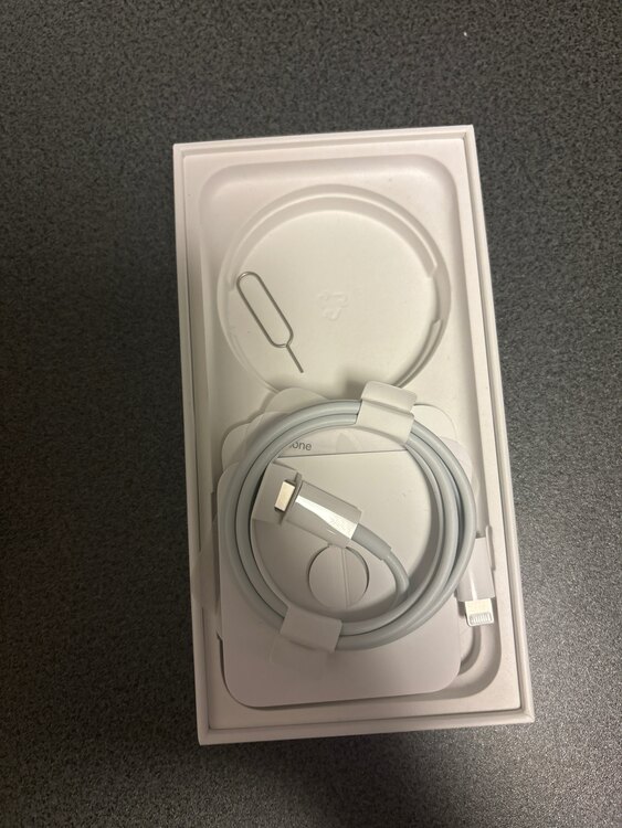 アイフォンse第3世代（スマホ）の商品画像 - 査定依頼日：2025年3月29日 - 最高査定価格：20,000円