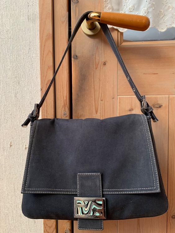 マンマバケット　デニム　マーブル（ブランドバッグ）の商品画像 - 査定依頼日：2026年1月28日 - 最高査定価格：70,000円