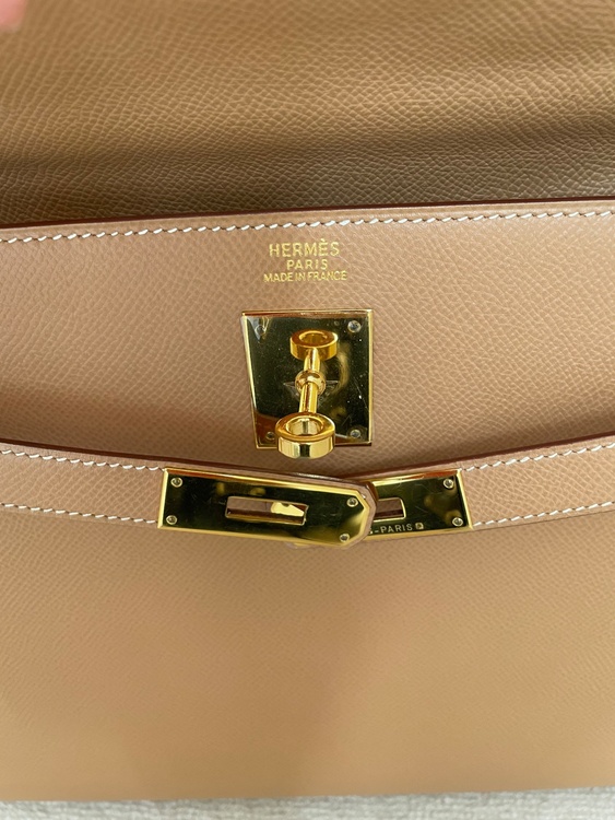 エルメス ケリー （ブランドバッグ）の商品画像 - 査定依頼日：2026年3月30日 - 最高査定価格：2,000,000円