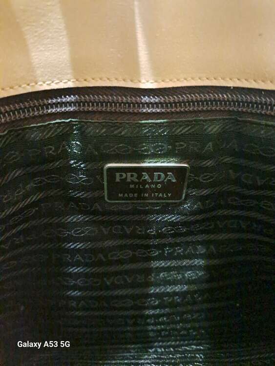 プラダ  （ブランドバッグ）の商品画像 - 査定依頼日：2025年5月5日 - 最高査定価格：10,000円