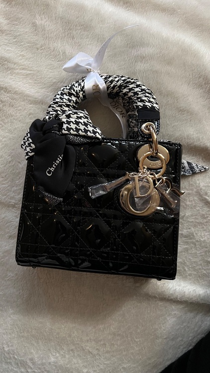 ディオール  （ブランドバッグ）の商品画像 - 査定依頼日：2025年8月26日 - 最高査定価格：430,000円