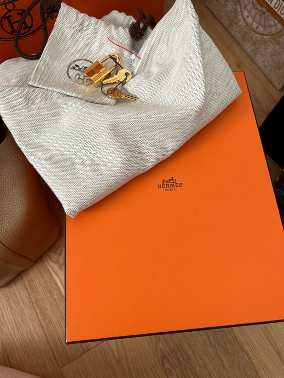 エルメス ピコタン （ブランドバッグ）の商品画像 - 査定依頼日：2025年2月11日 - 最高査定価格：480,000円