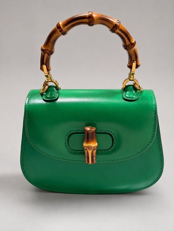 GUCCIスモールバンブーバック（ブランドバッグ）の商品画像 - 査定依頼日：2026年7月16日 - 最高査定価格：163,000円