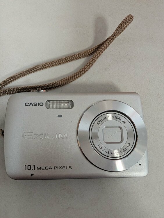 カシオ（カメラ）の商品画像 - 査定依頼日：2026年3月1日 - 最高査定価格：3,000円