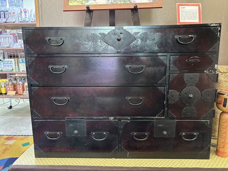 欅仙台箪笥（美術品・骨董品）の商品画像 - 査定依頼日：2026年5月2日 - 最高査定価格：100,000円