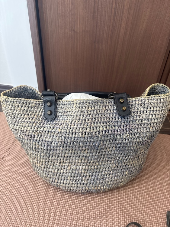 バレンシアガ/ストローバッグ/ハンドバッグ/--/KHK/236741-4060（ブランドバッグ）の商品画像 - 査定依頼日：2025年7月8日 - 最高査定価格：30,000円