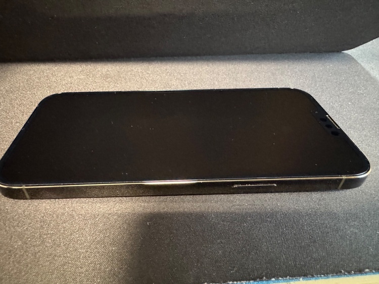 iPhone 13 Pro Max 256GB Graphite（スマホ）の商品画像 - 査定依頼日：2026年7月27日 - 最高査定価格：65,000円