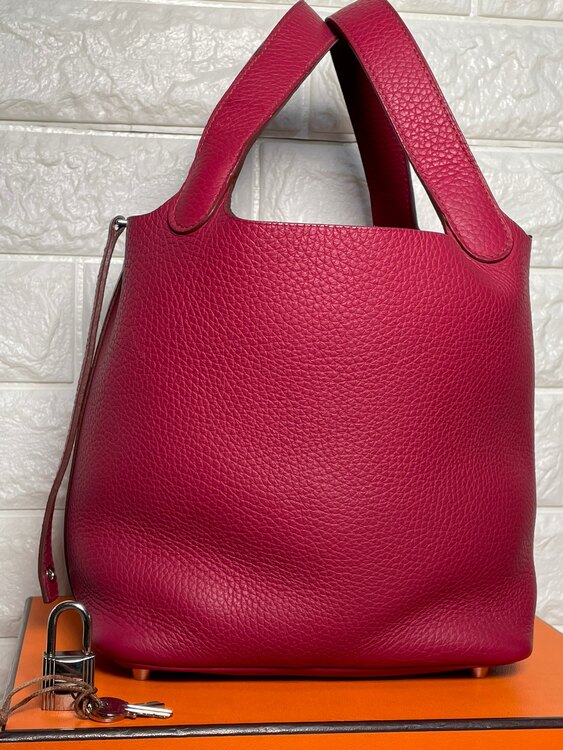 エルメス　ピコタンロックPM トリヨンクレマンス　ルビー　⬜︎R刻印（ブランドバッグ）の商品画像 - 査定依頼日：2025年2月7日 - 最高査定価格：270,000円