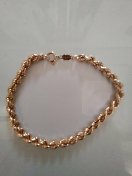 スクリューデザインブレスレット（金・貴金属）の商品画像 - 査定依頼日：2026年1月21日 - 最高査定価格：128,000円