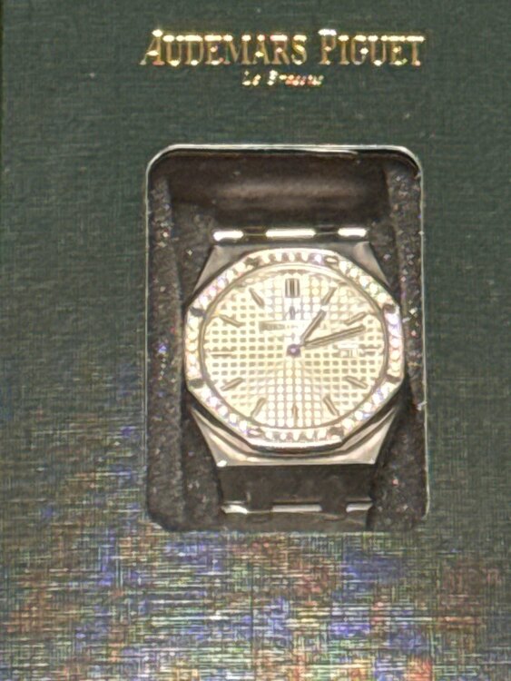 オーデマピゲ ロイヤルオーク 67651ST.ZZ.1261ST.0（高級時計）の商品画像 - 査定依頼日：2025年3月31日 - 最高査定価格：3,350,000円