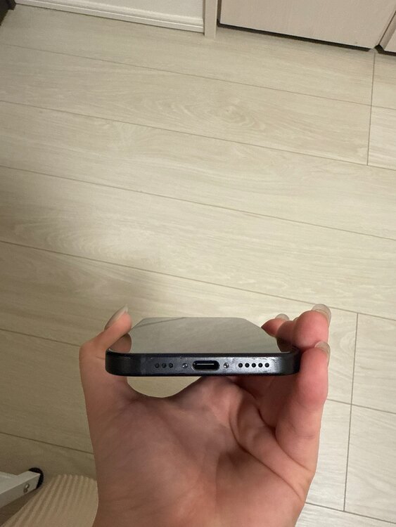 iPhone15 ブラック 128GB（スマホ）の商品画像 - 査定依頼日：2025年4月30日 - 最高査定価格：76,000円