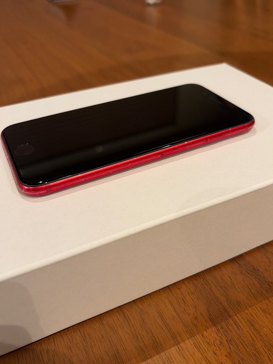 MHGR3J iPhone SE RED 64GB（スマホ）の商品画像 - 査定依頼日：2025年11月2日 - 最高査定価格：10,000円