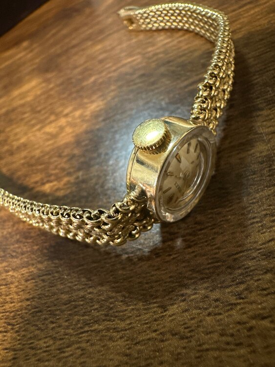 ROLEX 14kコールド アンティーク　カットガラス　ベルト一体型（高級時計）の商品画像 - 査定依頼日：2025年3月29日 - 最高査定価格：500,000円