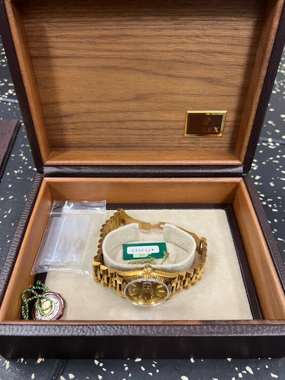 ロレックス デイデイト 1823（高級時計）の商品画像 - 査定依頼日：2025年8月11日 - 最高査定価格：2,700,000円