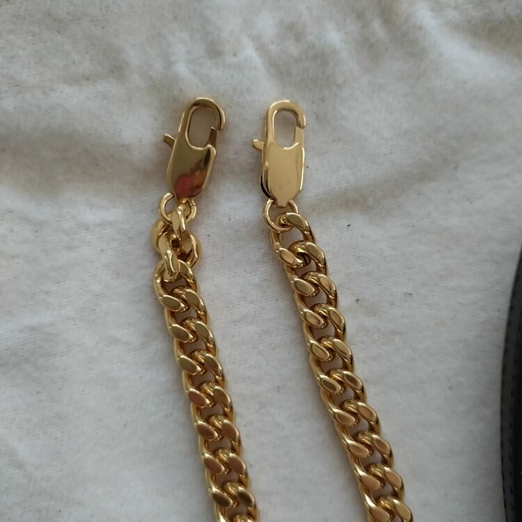 イブサンローラン  （ブランドバッグ）の商品画像 - 査定依頼日：2025年11月21日 - 最高査定価格：130,000円