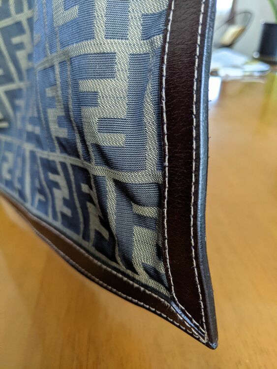 フェンディ  （ブランドバッグ）の商品画像 - 査定依頼日：2025年9月8日 - 最高査定価格：20,000円