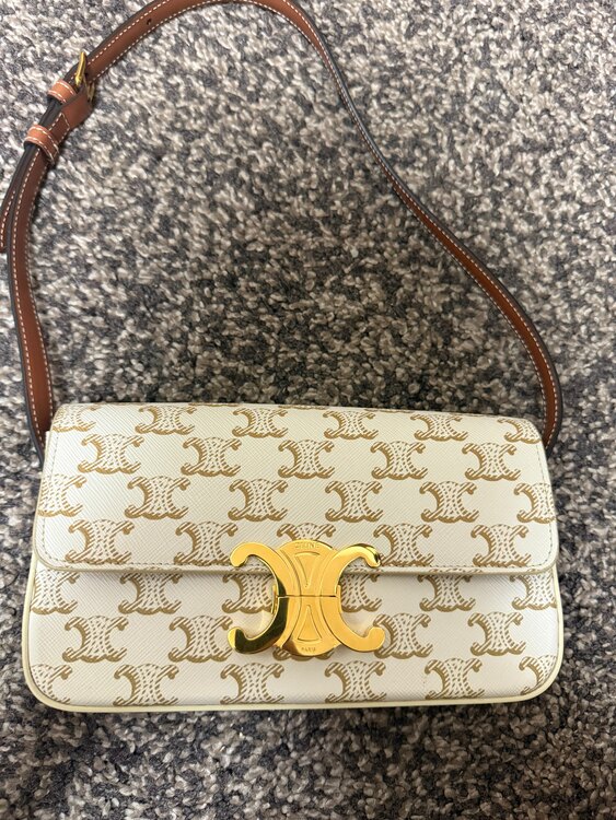 セリーヌ  （ブランドバッグ）の商品画像 - 査定依頼日：2025年4月29日 - 最高査定価格：180,000円