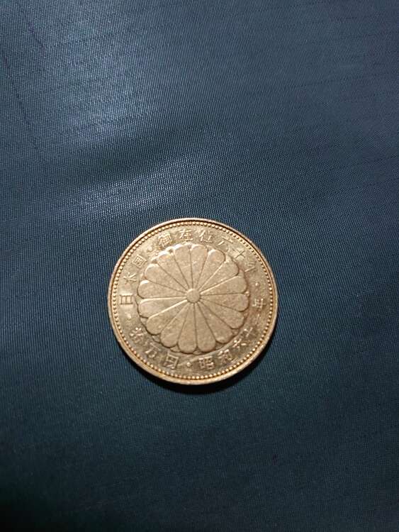 天皇御在位６０年記念１０万円金貨（金・貴金属）の商品画像 - 査定依頼日：2025年5月2日 - 最高査定価格：325,000円