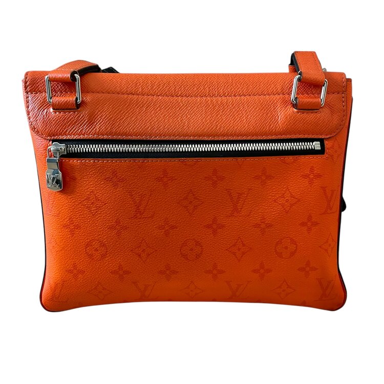 フラップメッセンジャー（ブランドバッグ）の商品画像 - 査定依頼日：2025年2月4日 - 最高査定価格：120,000円