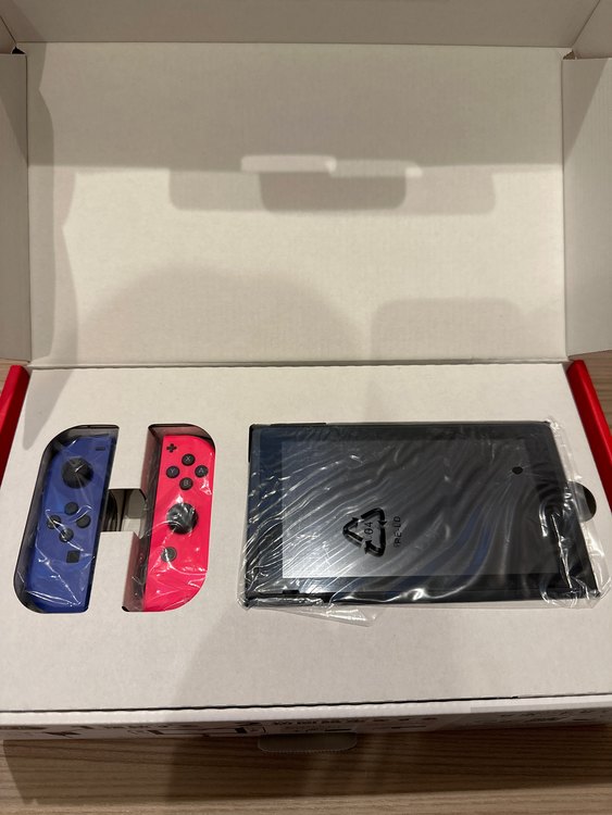 Nintendo Switch（ゲーム機本体・ゲームソフト）の商品画像 - 査定依頼日：2023年11月11日 - 最高査定価格：28,000円