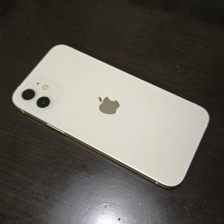 iPhone 12 128GB docomo（スマホ）の商品画像 - 査定依頼日：2026年2月1日 - 最高査定価格：100,000円